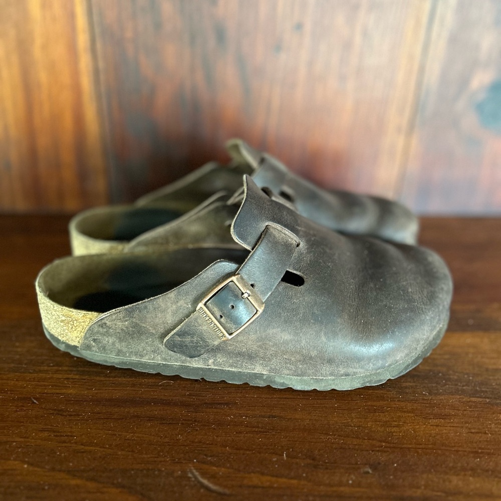 Women's Boston Birkenstock Clogs size 39 Brown Leather